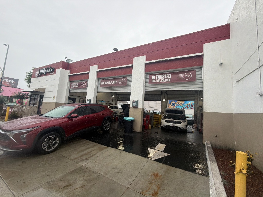 Jiffy Lube Oil Change photo 3