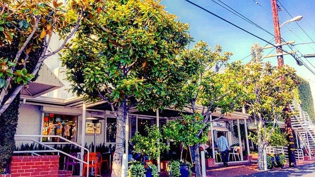 Mauro's Restaurant